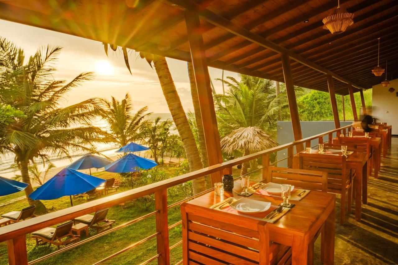 The Seascape Hotel Matara Bagian luar foto