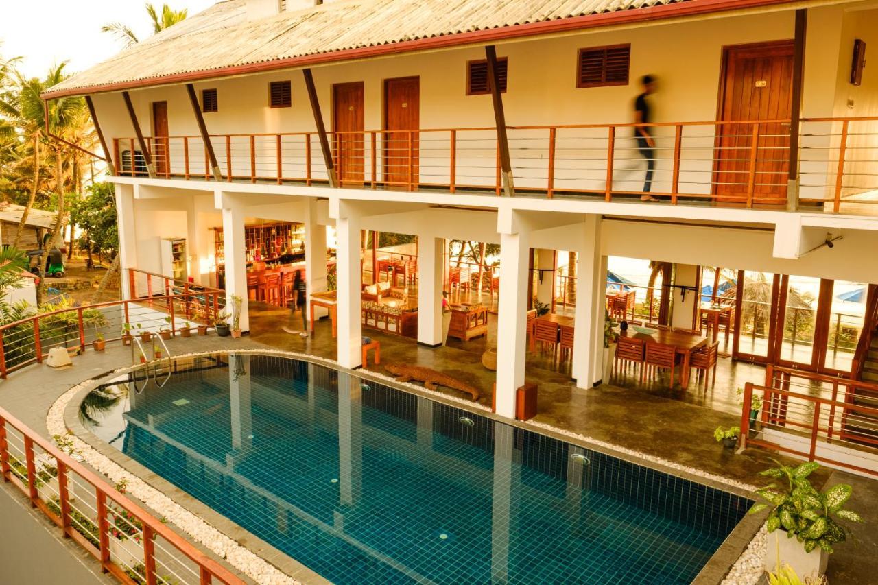 The Seascape Hotel Matara Bagian luar foto